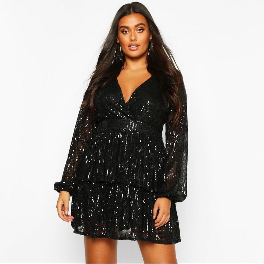 NWT BOOHOO Plus Sequin Plunge Tiered Skater Dress